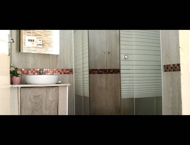 2 BEDROOM FLAT FOR SALE IN BLUFF